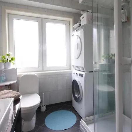 Women Only - Guestroom In Centre Of Town