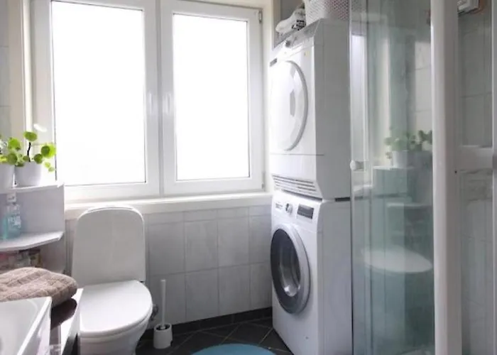 Women Only - Guestroom In Centre Of Town