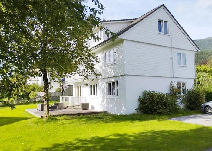 Women Only - Guestroom In Centre Of Town *